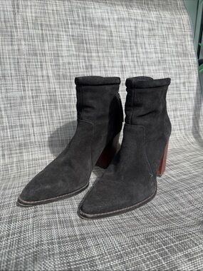 Zara Women's Black Suede Pointed Toe Ankle Boots with back zip